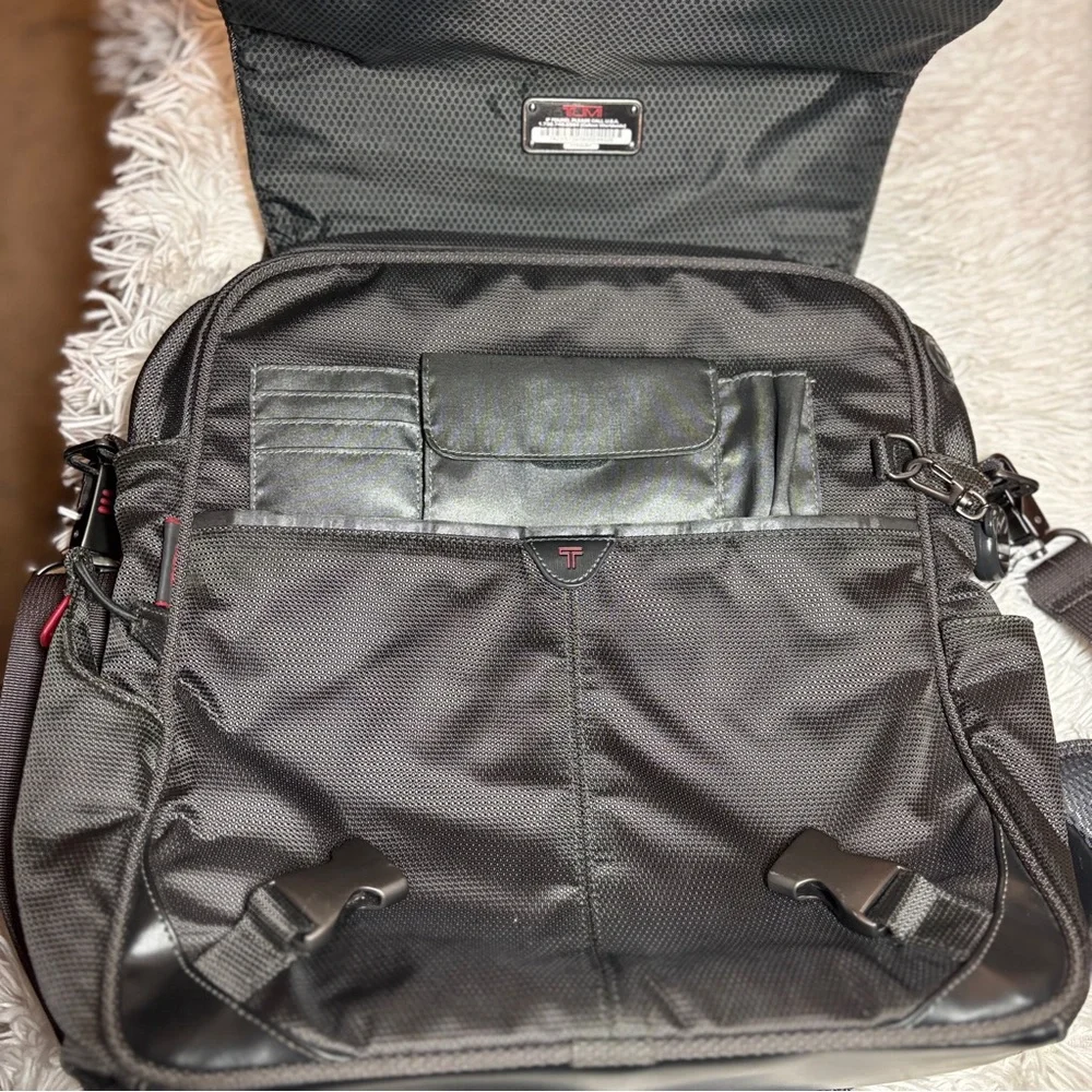 Tumi excellent used